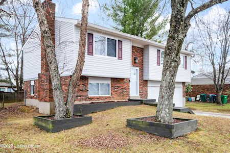 5607 Sprigwood Ln Louisville, KY 40291