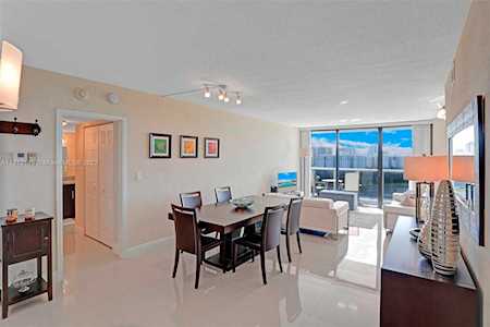 3675 N Country Club Dr #1604 Aventura, FL 33180