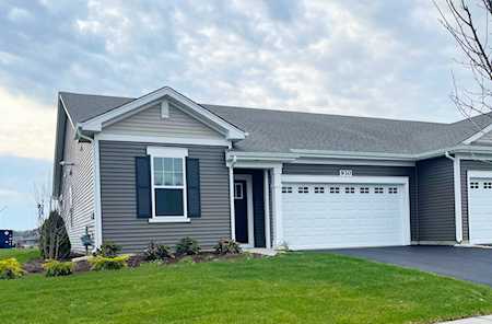 930 Fitzwilliam Way North Aurora, IL 60542