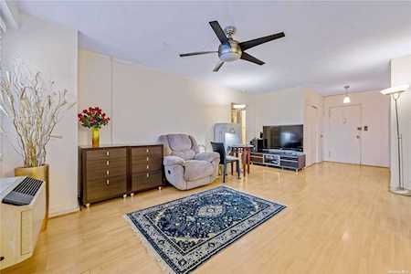 138-10 Franklink Ave #2A Flushing, NY 11355