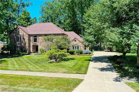 24254 Stonehedge Dr Westlake, OH 44145