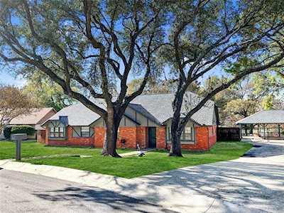 329 Pebble Knoll Highland Village, TX 75077