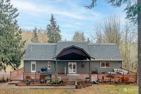 8421 Estate Ln SW Olympia, WA 98512