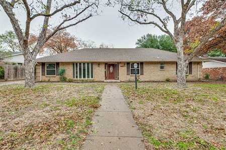 3913 Sundown Drive Benbrook, TX 76116