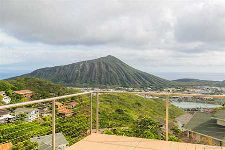 1048 Kaupaku Place Honolulu, HI 96825