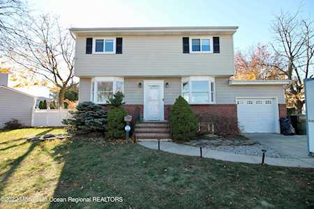 1 Annapolis Dr Hazlet, NJ 07730