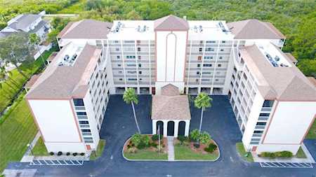 9000 Commodore Dr #403 Seminole, FL 33776