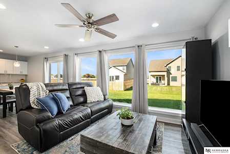 3004 Cottage Grove Ln Fremont, NE 68025