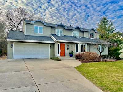 4446 Stonewall Ave Downers Grove, IL 60515