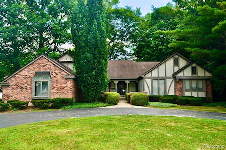6081 Dunmore Dr West Bloomfield Twp, MI 48322