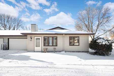 8528 S Maplebrook Circle Brooklyn Park, MN 55445