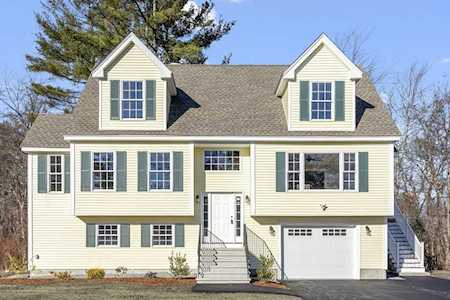30 Wildwood St Chelmsford, MA 01824