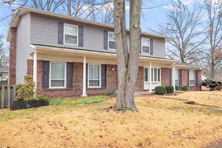 1014 Ferngate Ln Creve Coeur, MO 63141