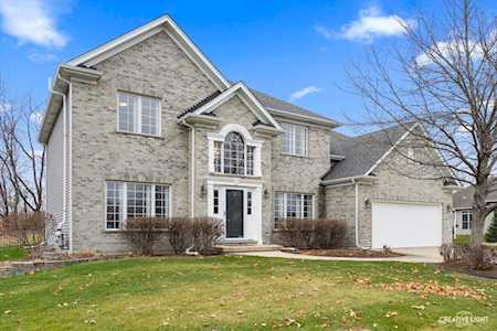 906 Elm St Sugar Grove, IL 60554