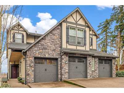 3646 SW Baird ST #2 Portland, OR 97219