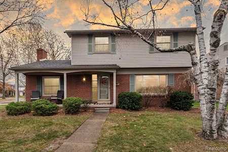 32732 Scone St Livonia, MI 48154