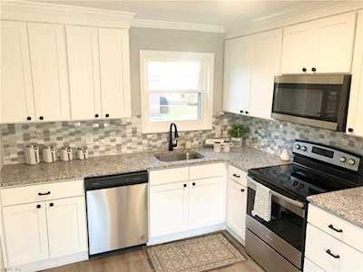 2209 Hilton Ct Chesapeake, VA 23324