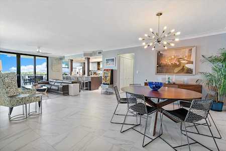 12000 N Bayshore Dr #306 North Miami, FL 33181