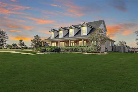 2963 Settlers Way Dr Sealy, TX 77474