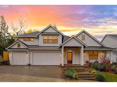 2410 SW 75th TER Portland, OR 97225