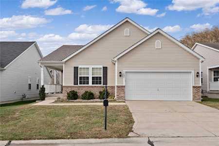 1827 English Oak Dr Lake St Louis, MO 63367