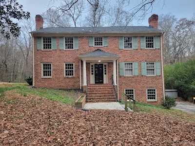 4733 Shoremeade Rd North Chesterfield, VA 23234