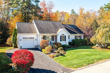34 Briallia Circle Newmarket, NH 03857