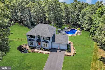 8 Sugar Maple Ct Jackson, NJ 08527