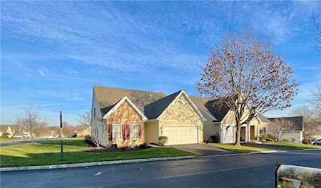 5121 Valley Stream Ln Macungie, PA 18062