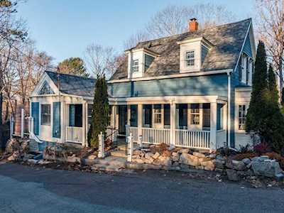 78 Curtis St Rockport, MA 01966