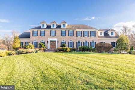 45 Berkshire Dr Sewell, NJ 08080