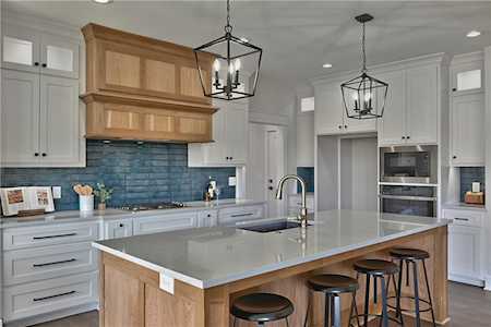 16634 S Lichtenauer Dr Olathe, KS 66062