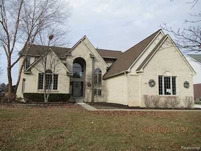 1424 Crowndale Ln Canton Twp, MI 48188