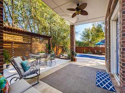 8951 Crockett Drive Lantana, TX 76226