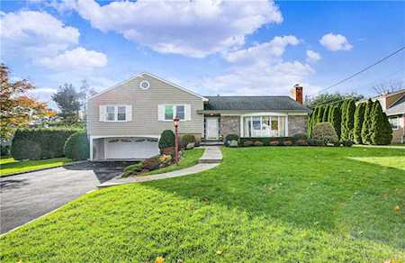 21 Durham Road White Plains, NY 10605