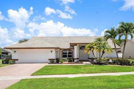 6339 Blue Bay Circle Lake Worth, FL 33467