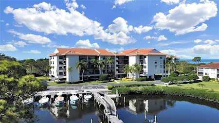 1806 Mariner Dr #211 Tarpon Springs, FL 34689