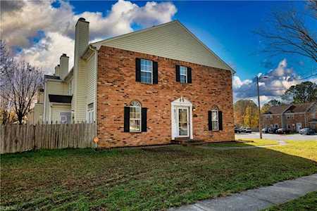635 Huntly Dr Chesapeake, VA 23320
