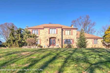 39 Mulberry Ln Colts Neck, NJ 07722