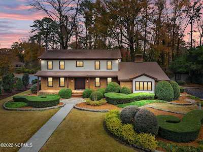 106 Williamsburg Drive Greenville, NC 27858