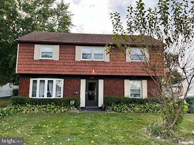 31 Knox Blvd Marlton, NJ 08053