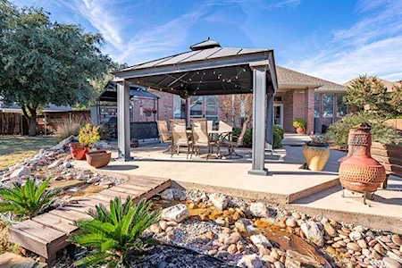 65 Lucas Lane Edgecliff Village, TX 76134