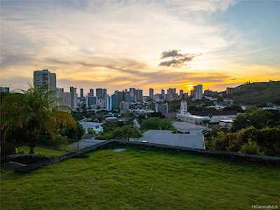 2111 Mauna Place Honolulu, HI 96822