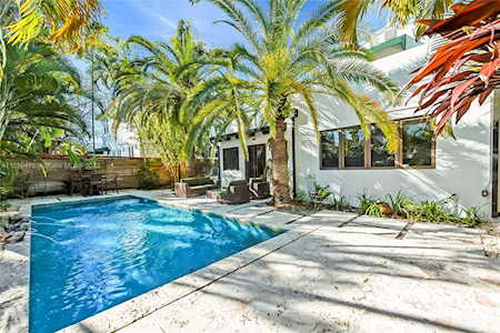 2153 N Bay Rd Miami Beach, FL 33140