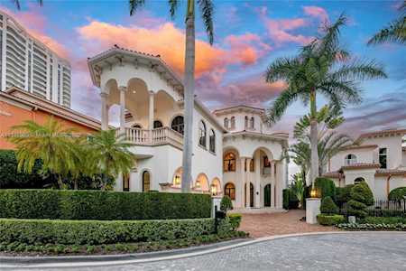 3907 Island Estates Dr Aventura, FL 33160