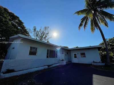 611 SW 11th Ave Hallandale Beach, FL 33009