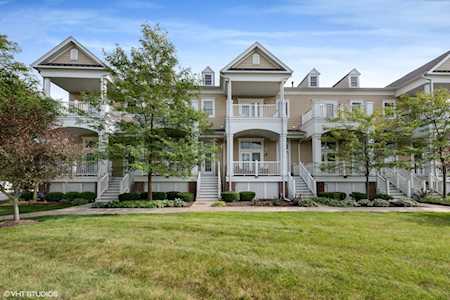 2858 Commons Dr Glenview, IL 60026