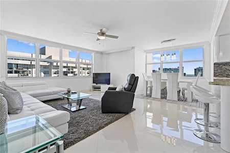 2750 NE 183rd St #2009 Aventura, FL 33160