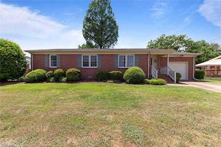 2913 E Point Dr Chesapeake, VA 23321