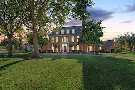 7704 Leesburg Drive Colleyville, TX 76034